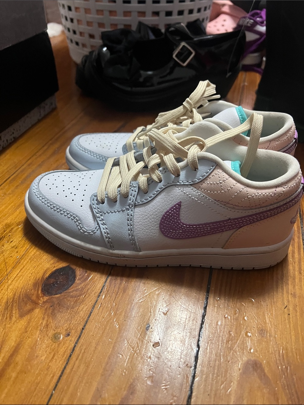 Nike Kids Sneakers in Gray & Pink Like New
